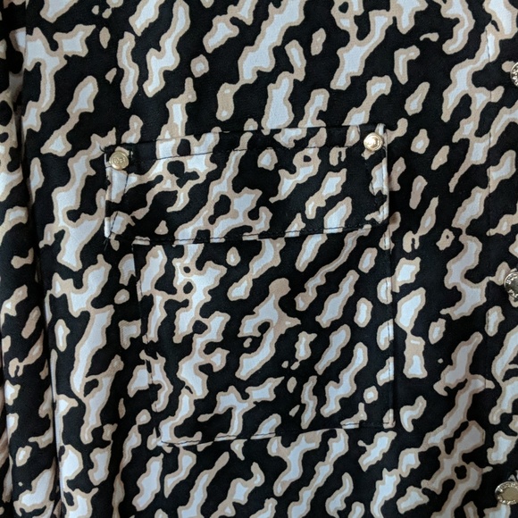 Dana Buchman long sleeved button down blouse - Picture 7 of 11